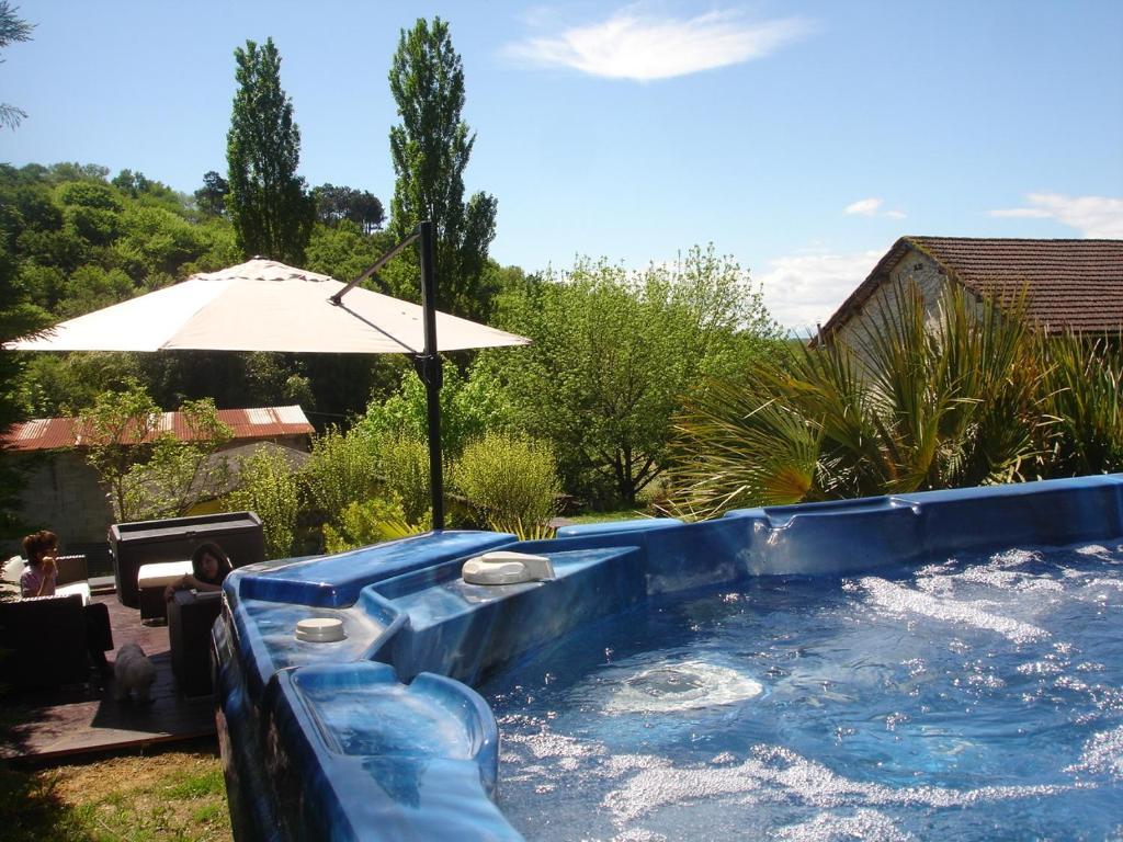 Chambres D'Hotes Domaine De Compostelle Casteide-Candau Exterior foto